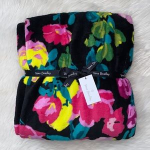 Vera Bradley Hilo Meadow Throw Blanket NWT